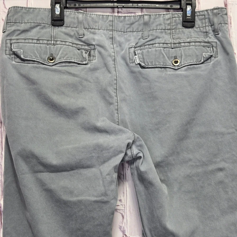 Levi Strauss & Co Mens Chino Pants Gray Straight Leg 36x30‎ Casual CW-3613